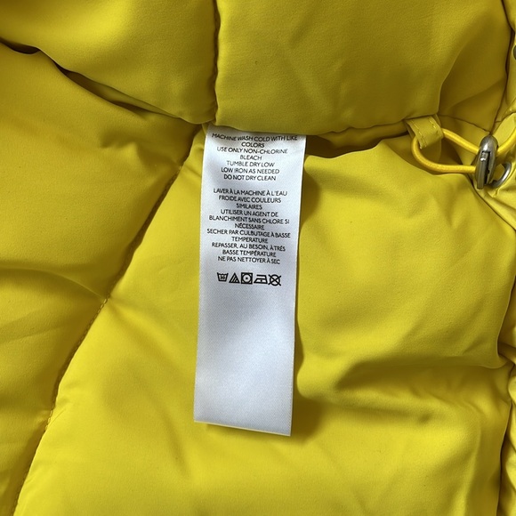 Urban Outfitters Brand New with a tag, puffer vest - Picture 3 of 6